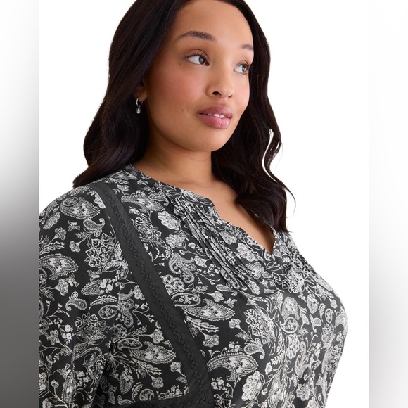 NWOT, Penningtons, Plus Size 2X Blouse With Split Mandarin Collar, Gray - Picture 3 of 11